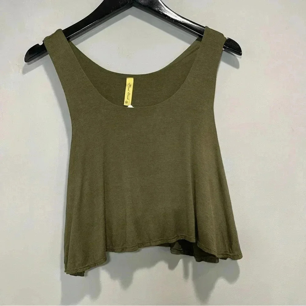 Final Touch Olive Green Tank Top . Size Small .